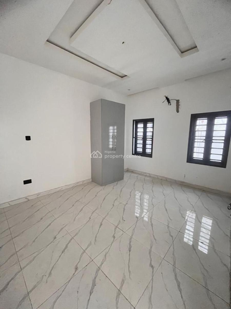 Exclusive 3 Bedroom Apartment, Freedom Way, Lekki Phase 1, Lekki, Lagos, Flat / Apartment for Sale