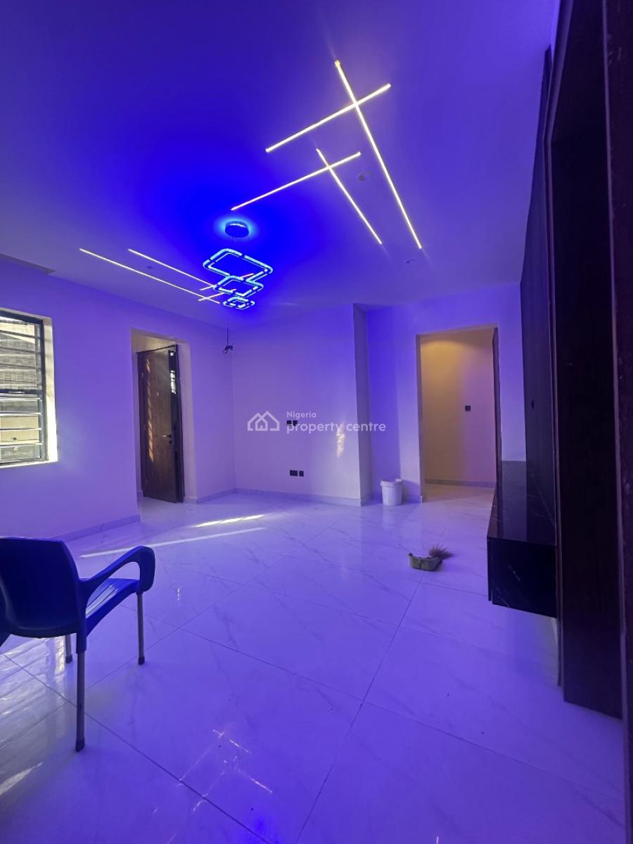 Spaciously Built 3 Bedroom Apartment with Elevator, Lekki Phase 1, Lekki, Lagos, Flat / Apartment for Sale