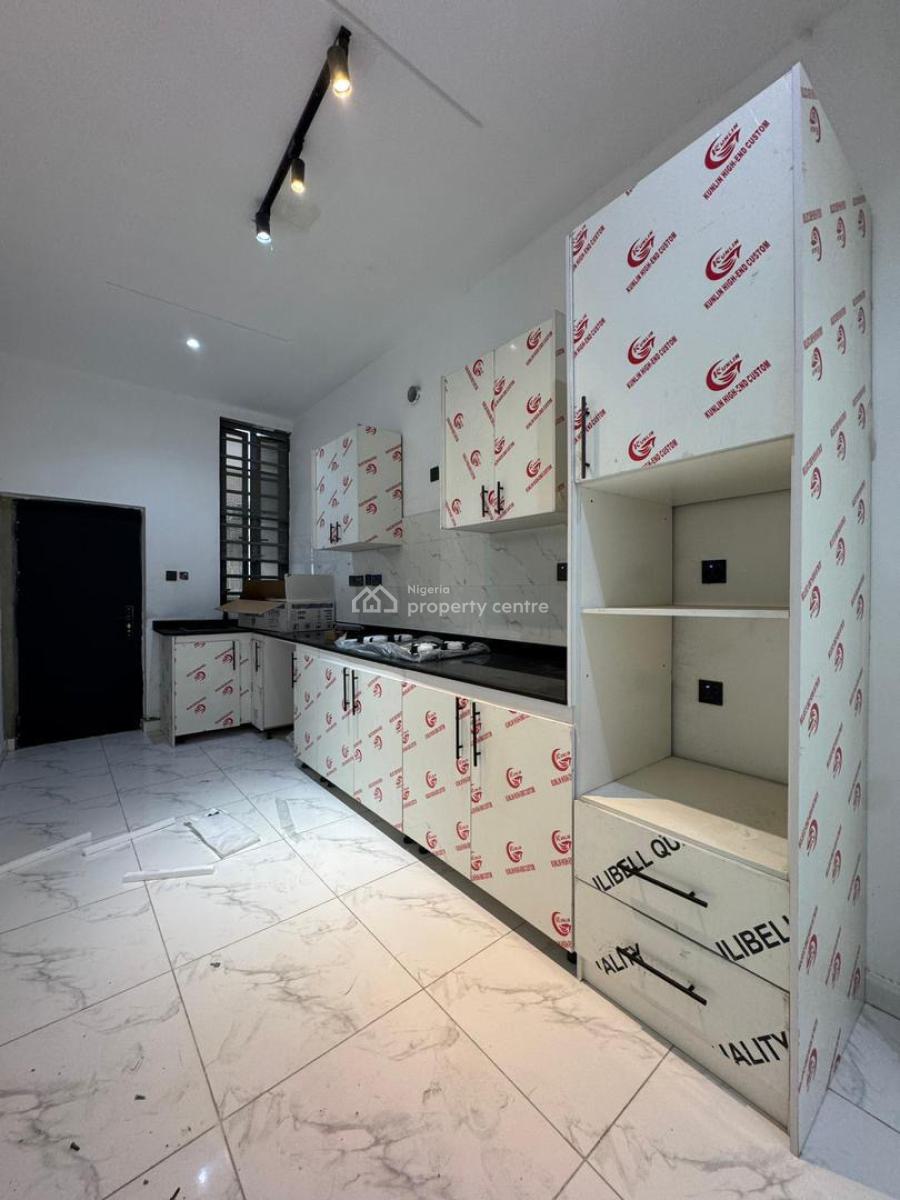 Exquisite 2 Bedroom Apartment with Pool Gym, Ologolo, Lekki Phase 1, Lekki, Lagos, Flat / Apartment for Sale