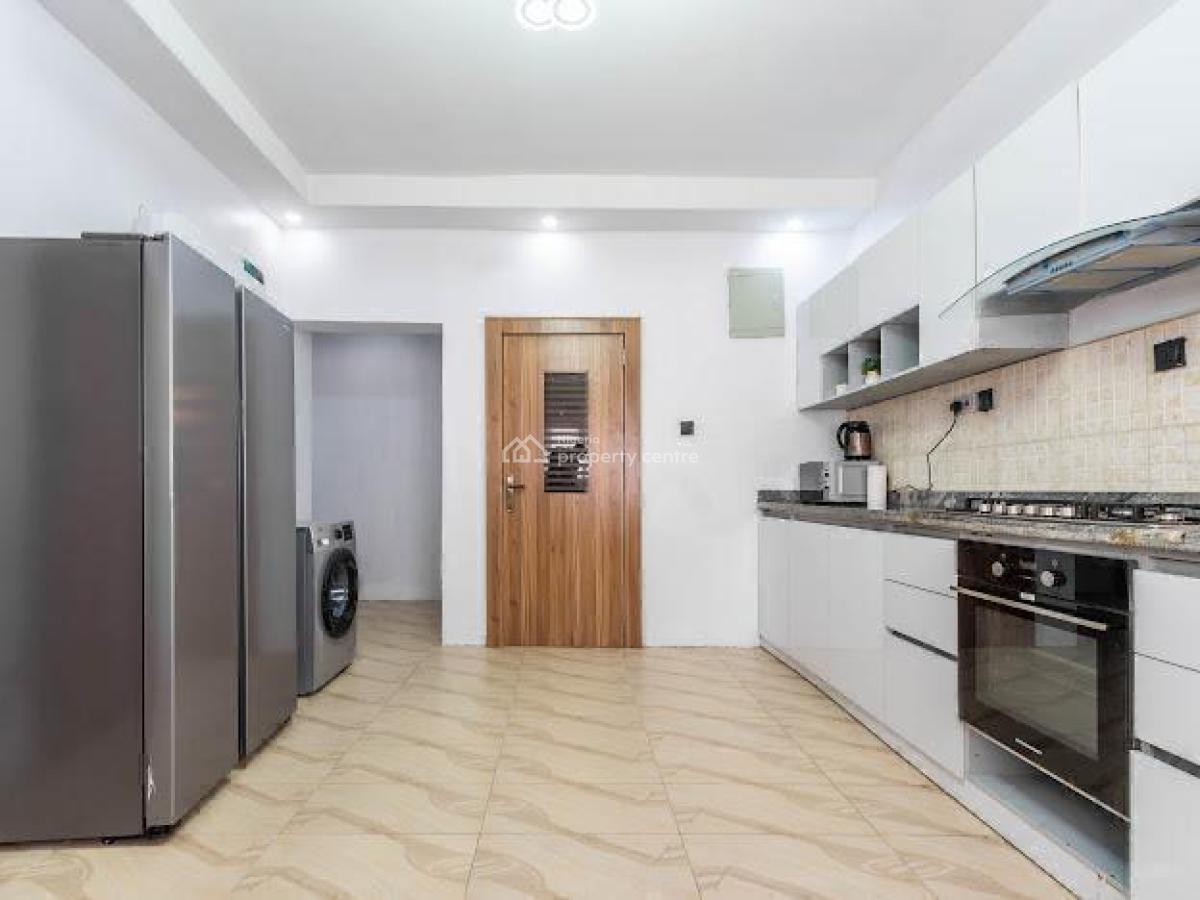 4 Bedrooms Aparment with 2 Rooms Bq, Ikoyi, Lagos, Flat / Apartment for Rent