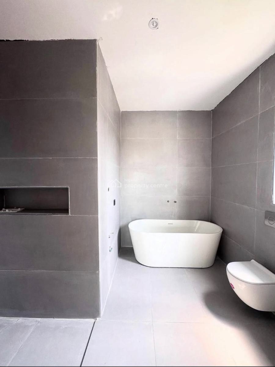 2 Bedroom Maisonette, Lekki Phase 1, Lekki, Lagos, Block of Flats for Sale