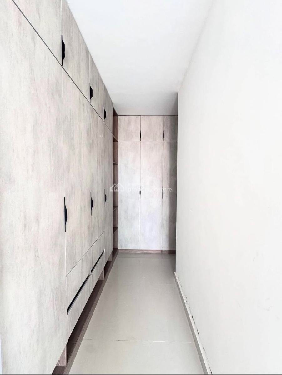 2 Bedroom Maisonette, Lekki Phase 1, Lekki, Lagos, Block of Flats for Sale