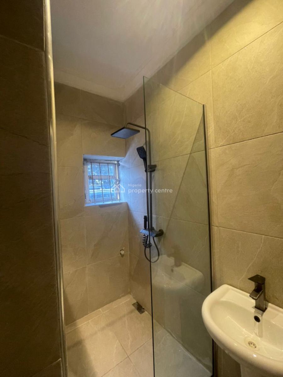 2 Bedroom Maisonette, Lekki Phase 1, Lekki, Lagos, Block of Flats for Sale