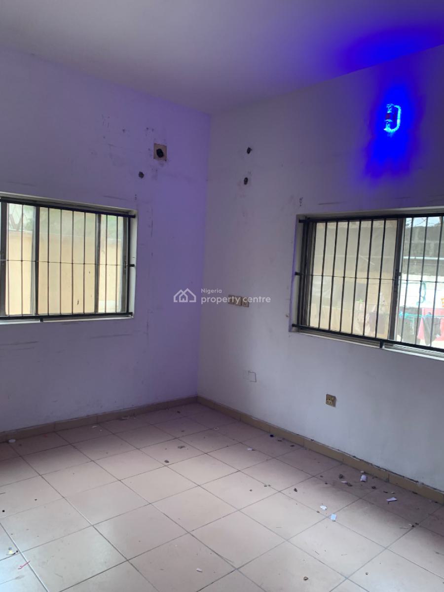 Well Maintained 3 Bedroom Flat in Serene Environment, Gbagada, Lagos, Flat / Apartment for Rent