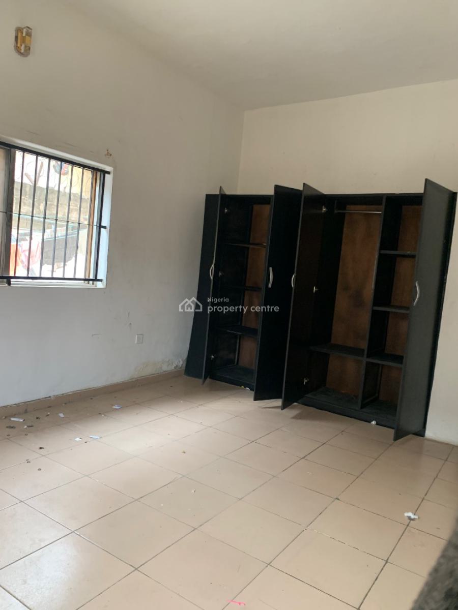 Well Maintained 3 Bedroom Flat in Serene Environment, Gbagada, Lagos, Flat / Apartment for Rent
