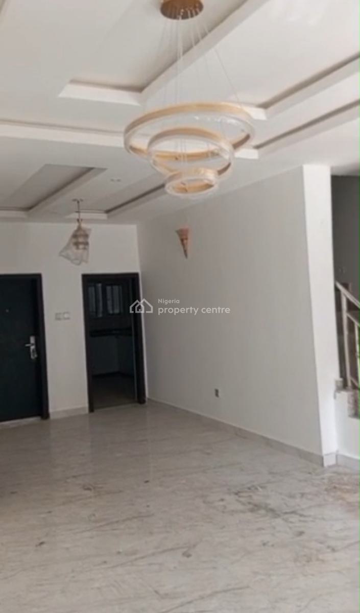 Distress 4 Bedroom Terrace Duplex, Close to Coza, Guzape District, Abuja, Terraced Duplex for Sale