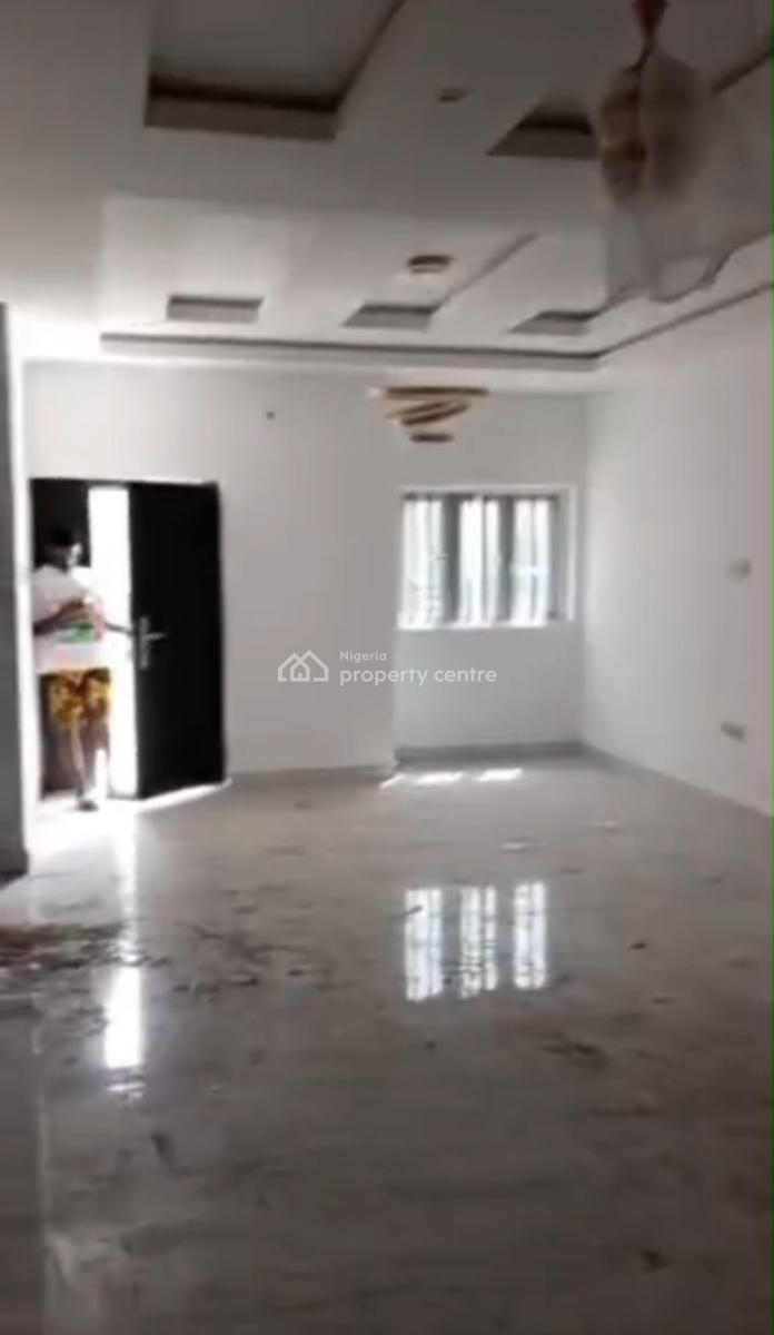 Distress 4 Bedroom Terrace Duplex, Close to Coza, Guzape District, Abuja, Terraced Duplex for Sale