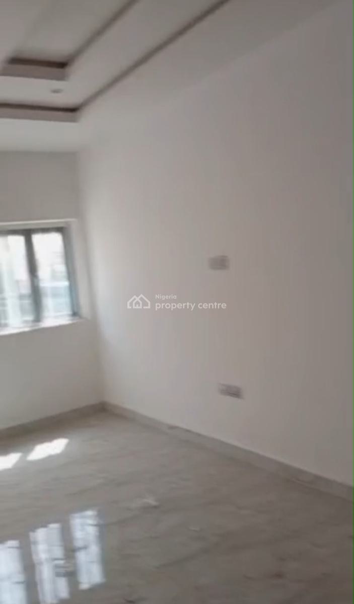 Distress 4 Bedroom Terrace Duplex, Close to Coza, Guzape District, Abuja, Terraced Duplex for Sale