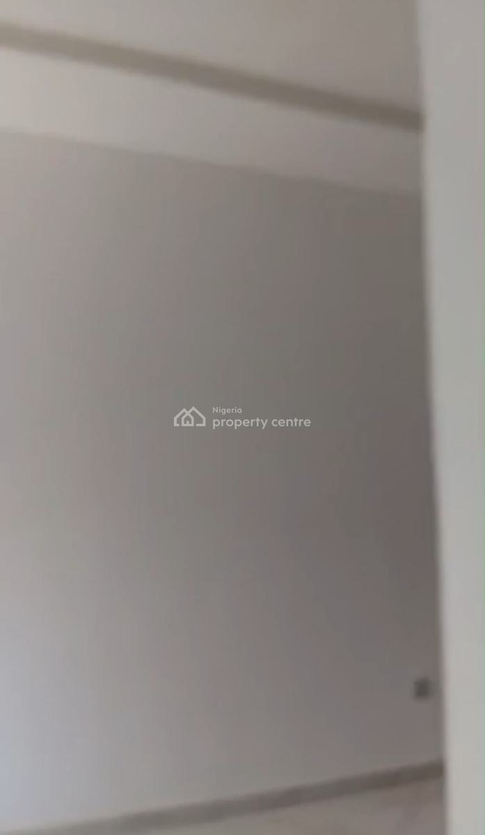 Distress 4 Bedroom Terrace Duplex, Close to Coza, Guzape District, Abuja, Terraced Duplex for Sale