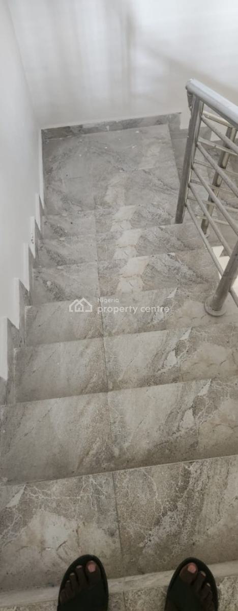 Spacious 3 Bedroom Flat Ensuite, Oba Akinjobi, Ikeja Gra, Ikeja, Lagos, Flat / Apartment for Rent