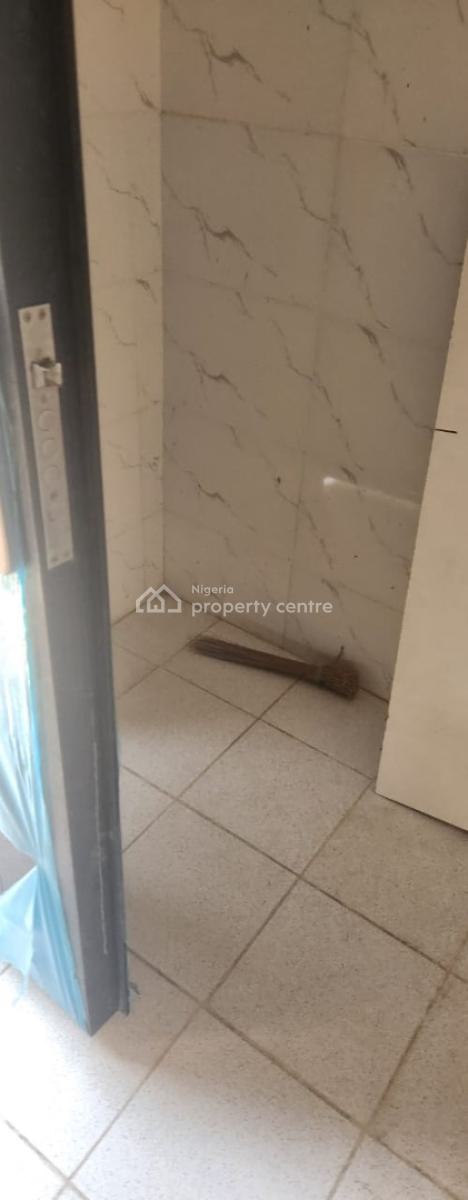 Spacious 3 Bedroom Flat Ensuite, Oba Akinjobi, Ikeja Gra, Ikeja, Lagos, Flat / Apartment for Rent