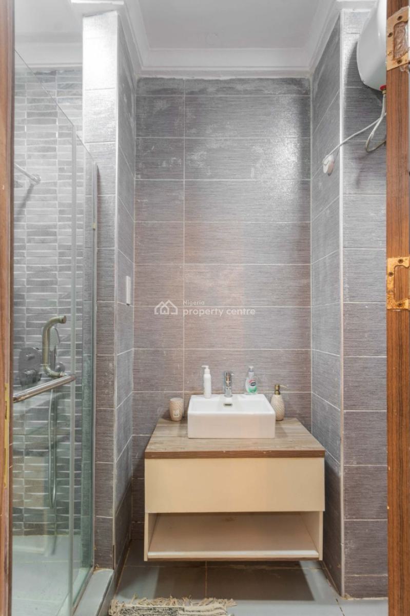 Lovely 2 Bedroom Apartment with Modern Features, Periwinkle Estate, Lekki Phase 1, Lekki, Lagos, Flat / Apartment for Rent