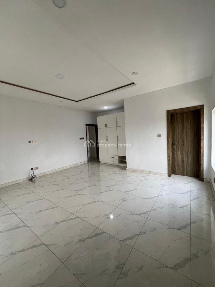 Serviced and Lovely 4 Bedroom Apartment with a Bq in an Estate, Osapa, Lekki, Lagos, Flat / Apartment for Rent