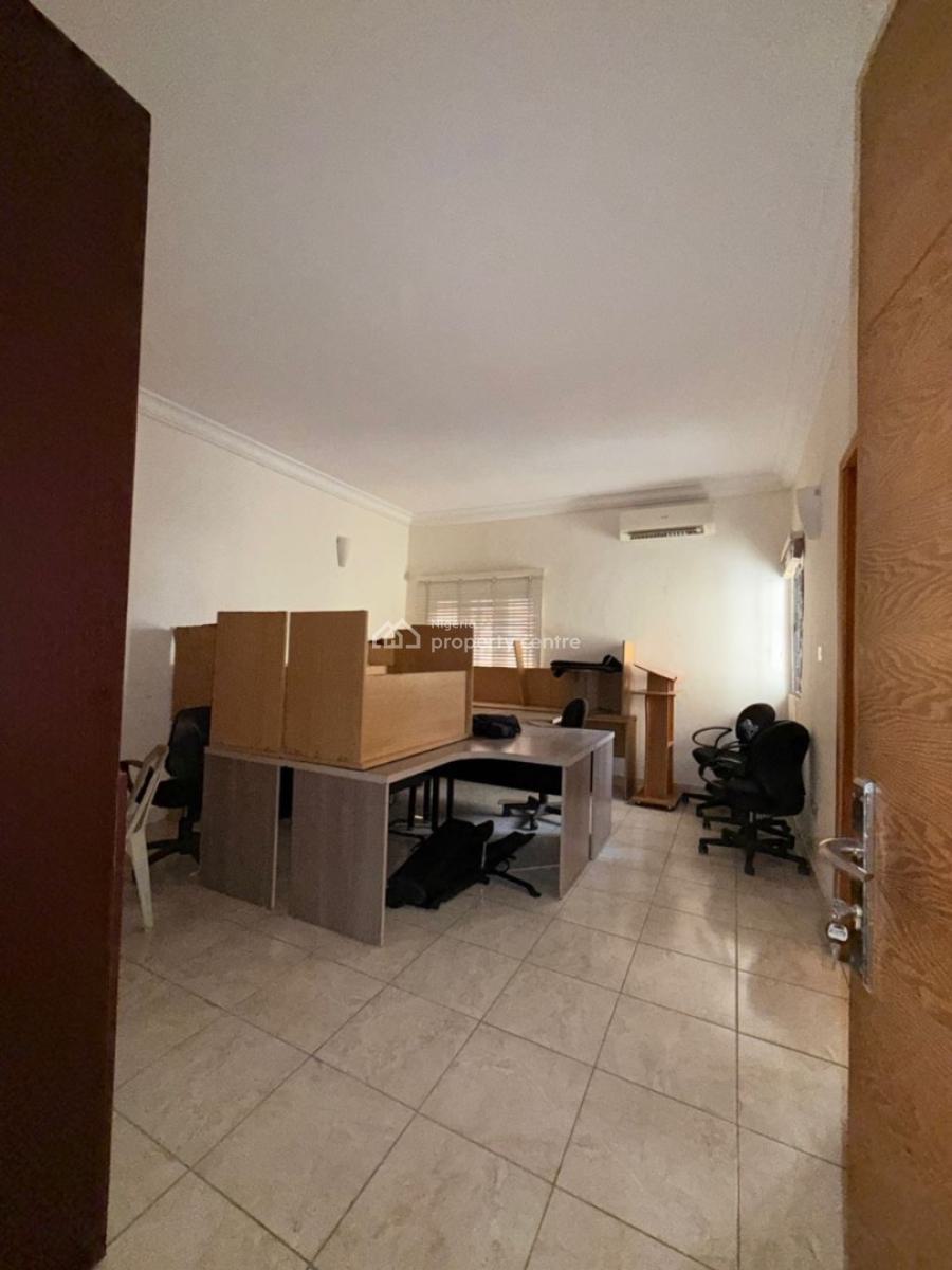 5bedroom Semi Detached House at Lekki Right, Right Hand Side, Lekki Phase 1, Lekki, Lagos, Semi-detached Duplex for Rent