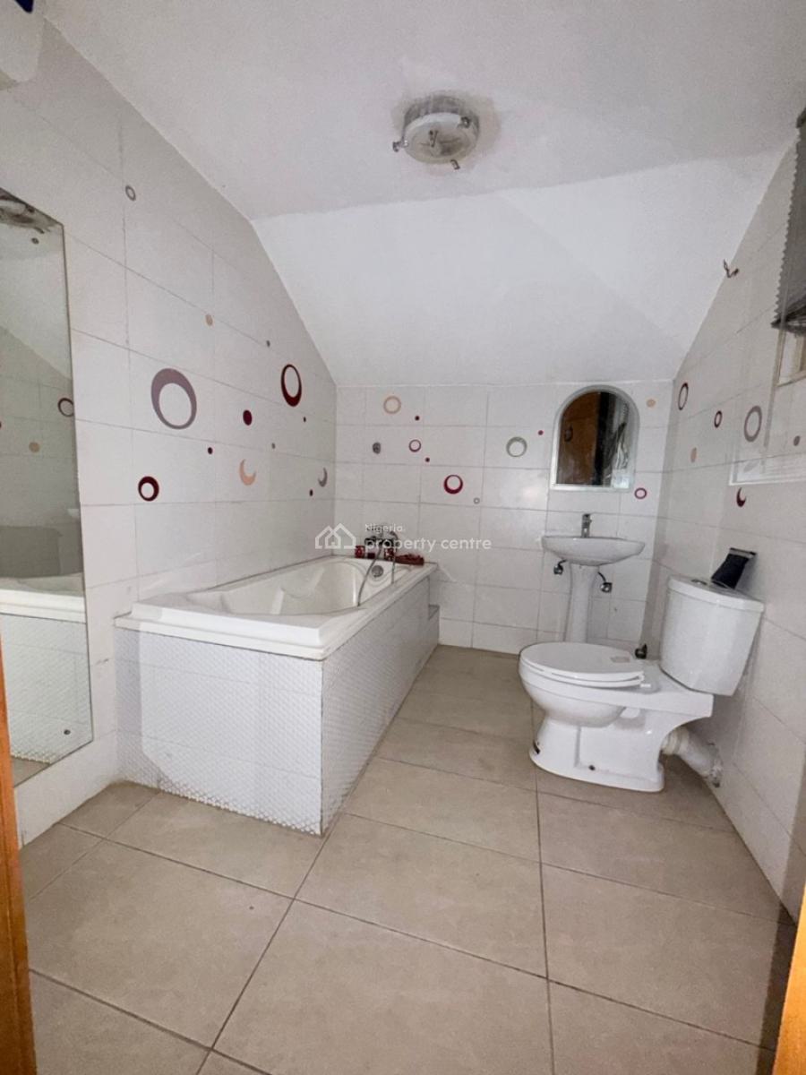 5bedroom Semi Detached House at Lekki Right, Right Hand Side, Lekki Phase 1, Lekki, Lagos, Semi-detached Duplex for Rent