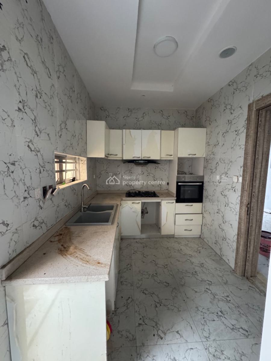 4 𝐁𝐄𝐃𝐑𝐎𝐎𝐌 𝐒𝐄𝐌𝐈 𝐃𝐄𝐓𝐀𝐂𝐇𝐄𝐃 𝐃𝐔𝐏𝐋𝐄𝐗, Orchid, Lekki Phase 2, Lekki, Lagos, Semi-detached Duplex for Rent