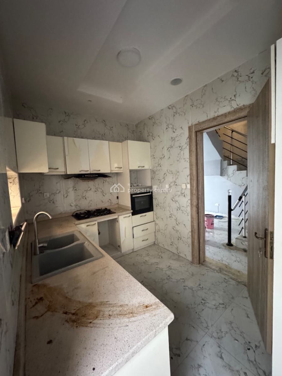 4 𝐁𝐄𝐃𝐑𝐎𝐎𝐌 𝐒𝐄𝐌𝐈 𝐃𝐄𝐓𝐀𝐂𝐇𝐄𝐃 𝐃𝐔𝐏𝐋𝐄𝐗, Orchid, Lekki Phase 2, Lekki, Lagos, Semi-detached Duplex for Rent