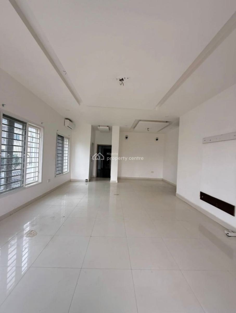 Lovely Spacious 3 Bedroom Flat with Bq, Gilmore, Jahi, Abuja, Flat / Apartment for Rent