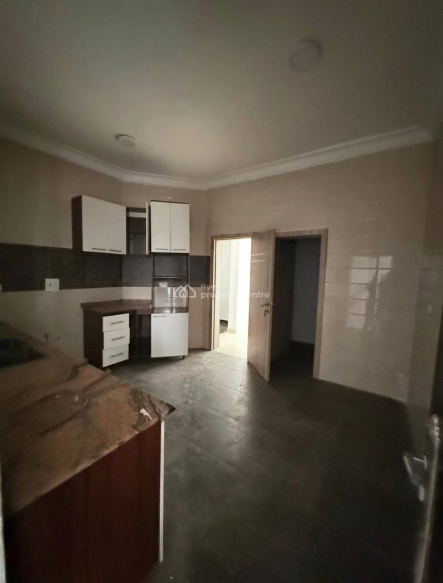 Lovely Spacious 3 Bedroom Flat with Bq, Gilmore, Jahi, Abuja, Flat / Apartment for Rent