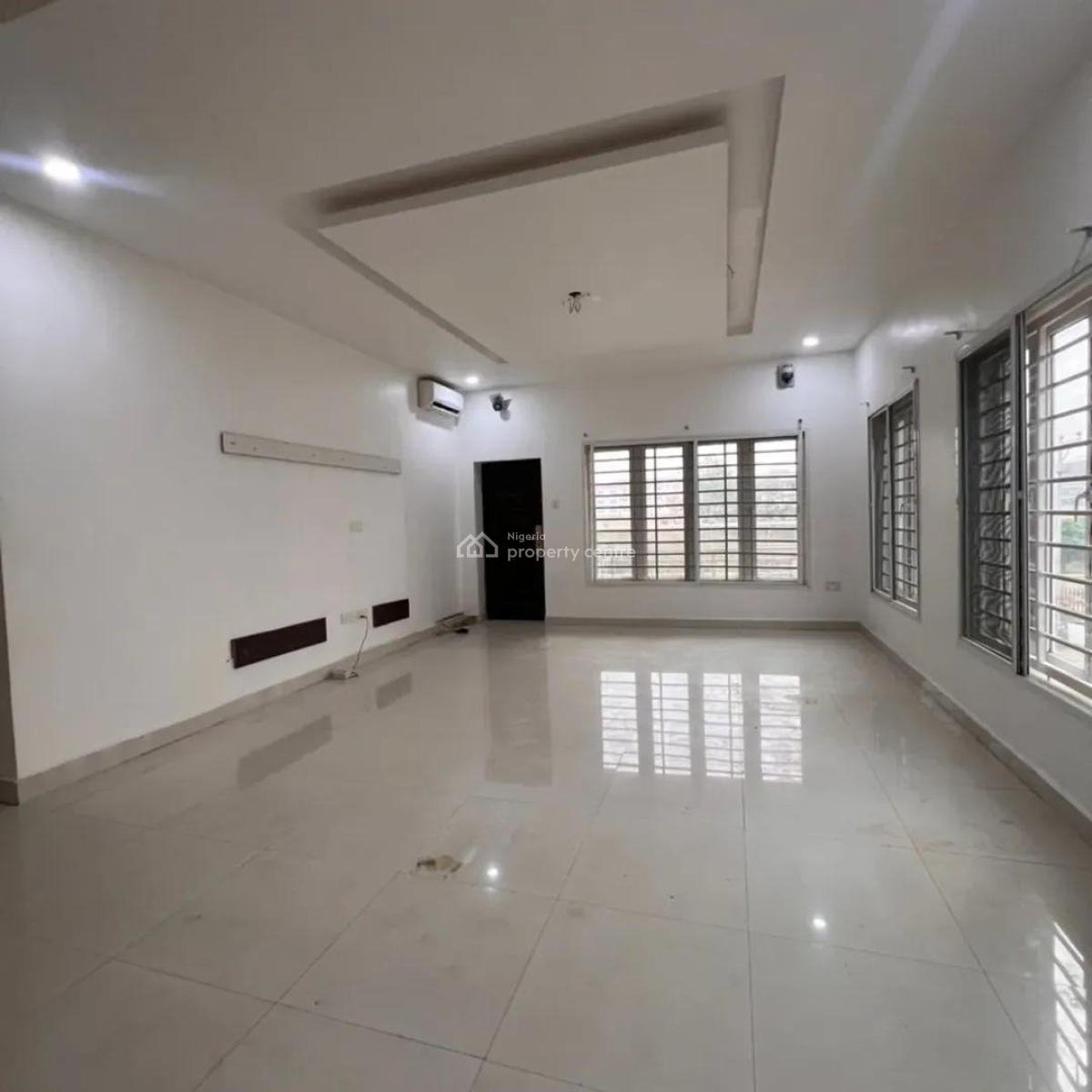 Lovely Spacious 3 Bedroom Flat with Bq, Gilmore, Jahi, Abuja, Flat / Apartment for Rent