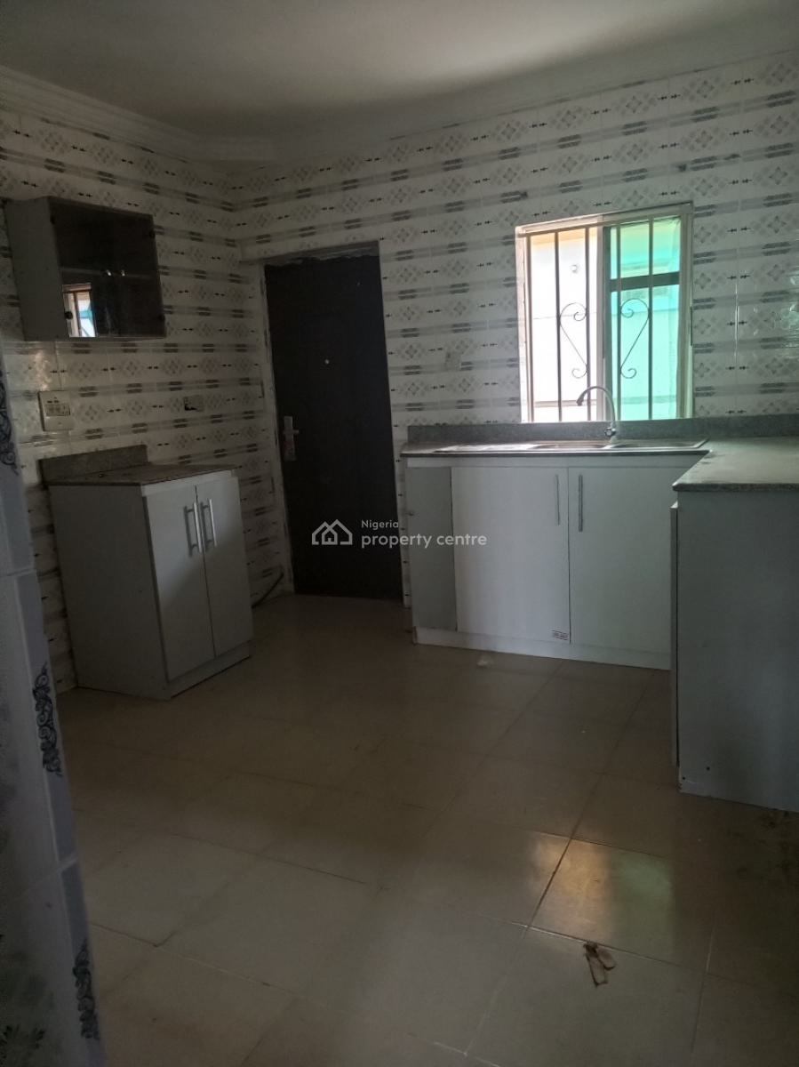 Spacious 3bedroom Upstairs Bring Your Generator, Ologolo, Lekki, Lagos, Flat / Apartment for Rent
