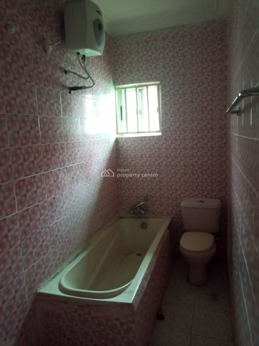 Spacious 3bedroom Upstairs Bring Your Generator, Ologolo, Lekki, Lagos, Flat / Apartment for Rent