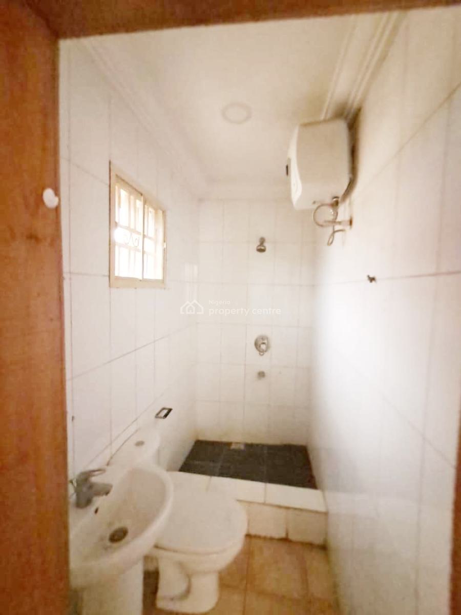 a Well Maintained Spacious 3 Bedroom Flat, Gra Phase 2, Magodo, Lagos, Flat / Apartment for Rent