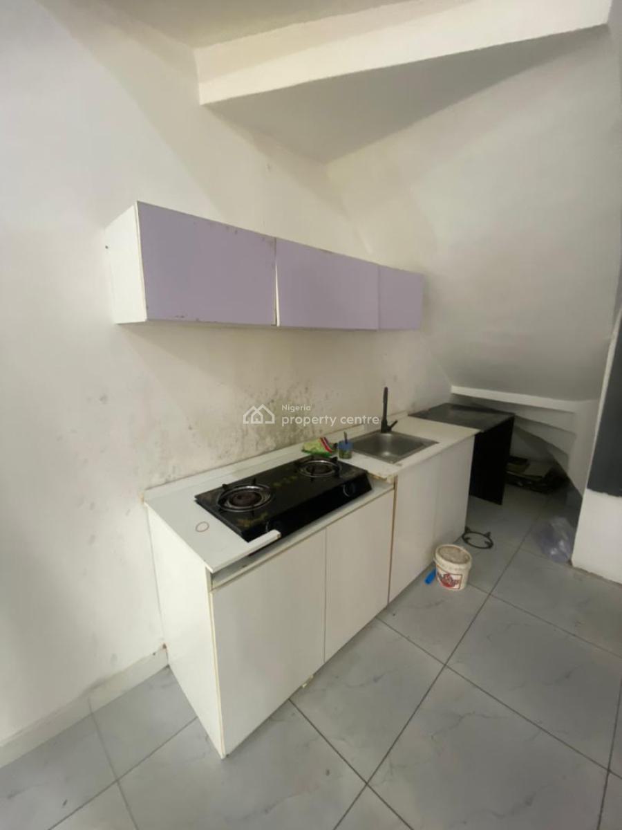 Studio Apartment with Open Kitchen ( Landlord Is Repainting), Orchid Road, Lekki, Lagos, Flat / Apartment for Rent