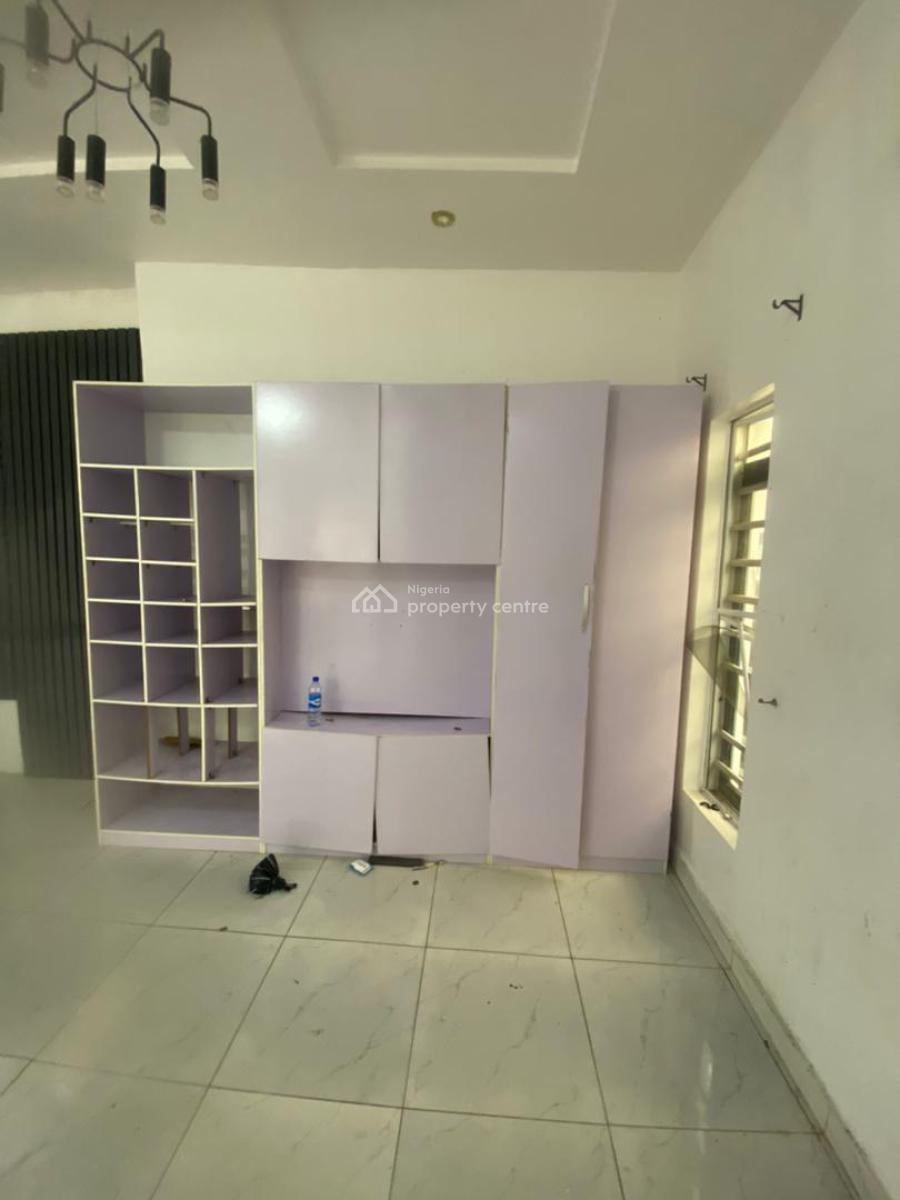 Studio Apartment with Open Kitchen ( Landlord Is Repainting), Orchid Road, Lekki, Lagos, Flat / Apartment for Rent