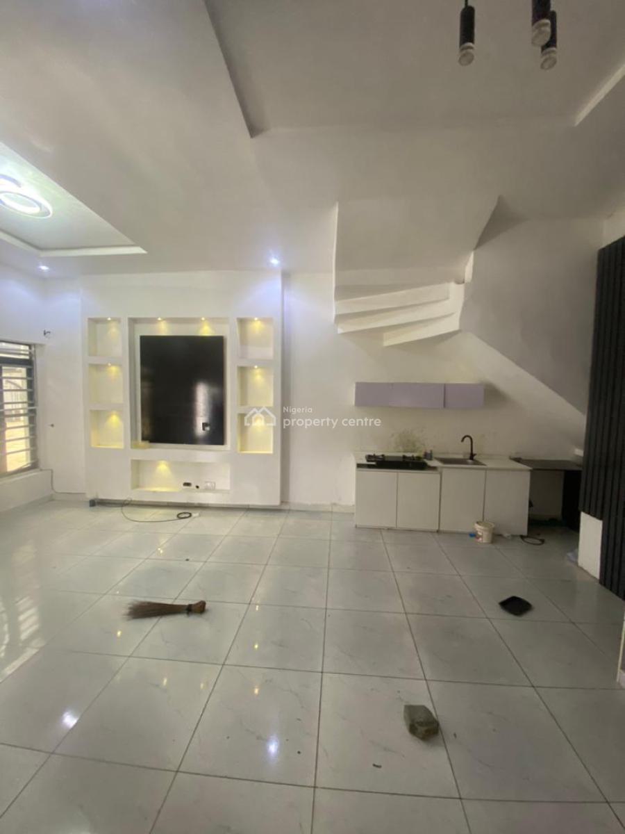 Studio Apartment with Open Kitchen ( Landlord Is Repainting), Orchid Road, Lekki, Lagos, Flat / Apartment for Rent