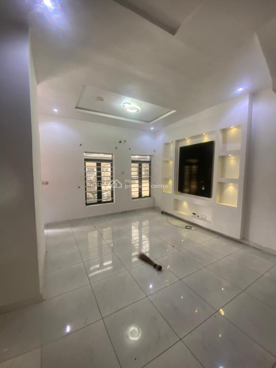 Studio Apartment with Open Kitchen ( Landlord Is Repainting), Orchid Road, Lekki, Lagos, Flat / Apartment for Rent