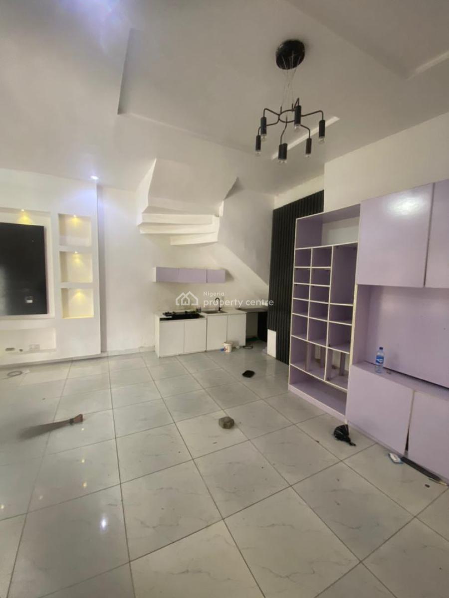 Studio Apartment with Open Kitchen ( Landlord Is Repainting), Orchid Road, Lekki, Lagos, Flat / Apartment for Rent