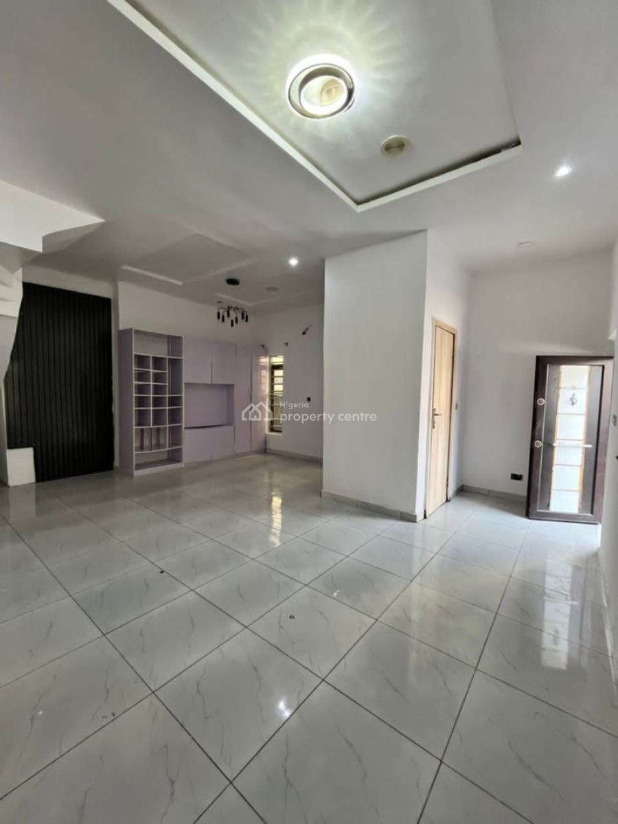 Studio Apartment with Open Kitchen ( Landlord Is Repainting), Orchid Road, Lekki, Lagos, Flat / Apartment for Rent
