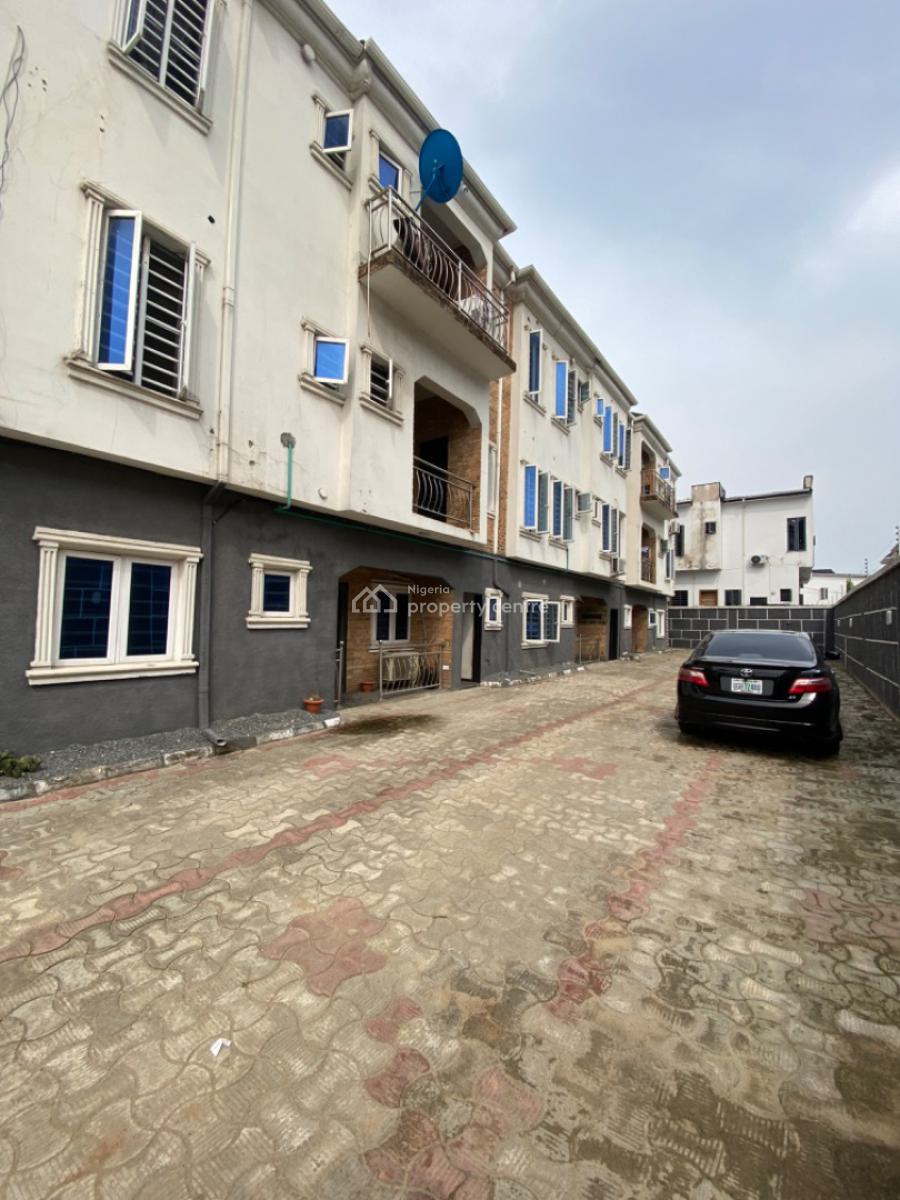 Spacious 3 Bedrooms Apartments Upstairs, Eleganza, Orchid, Lekki Phase 2, Lekki, Lagos, Flat / Apartment for Rent