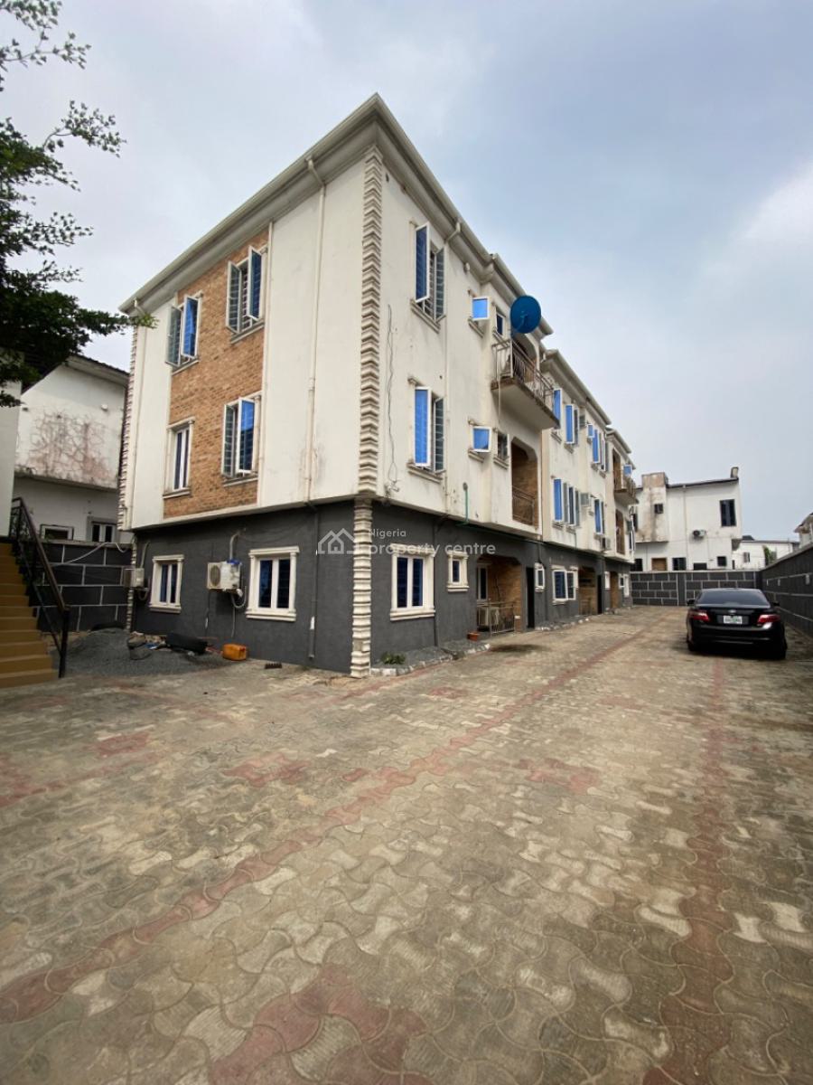 Spacious 3 Bedrooms Apartments Upstairs, Eleganza, Orchid, Lekki Phase 2, Lekki, Lagos, Flat / Apartment for Rent