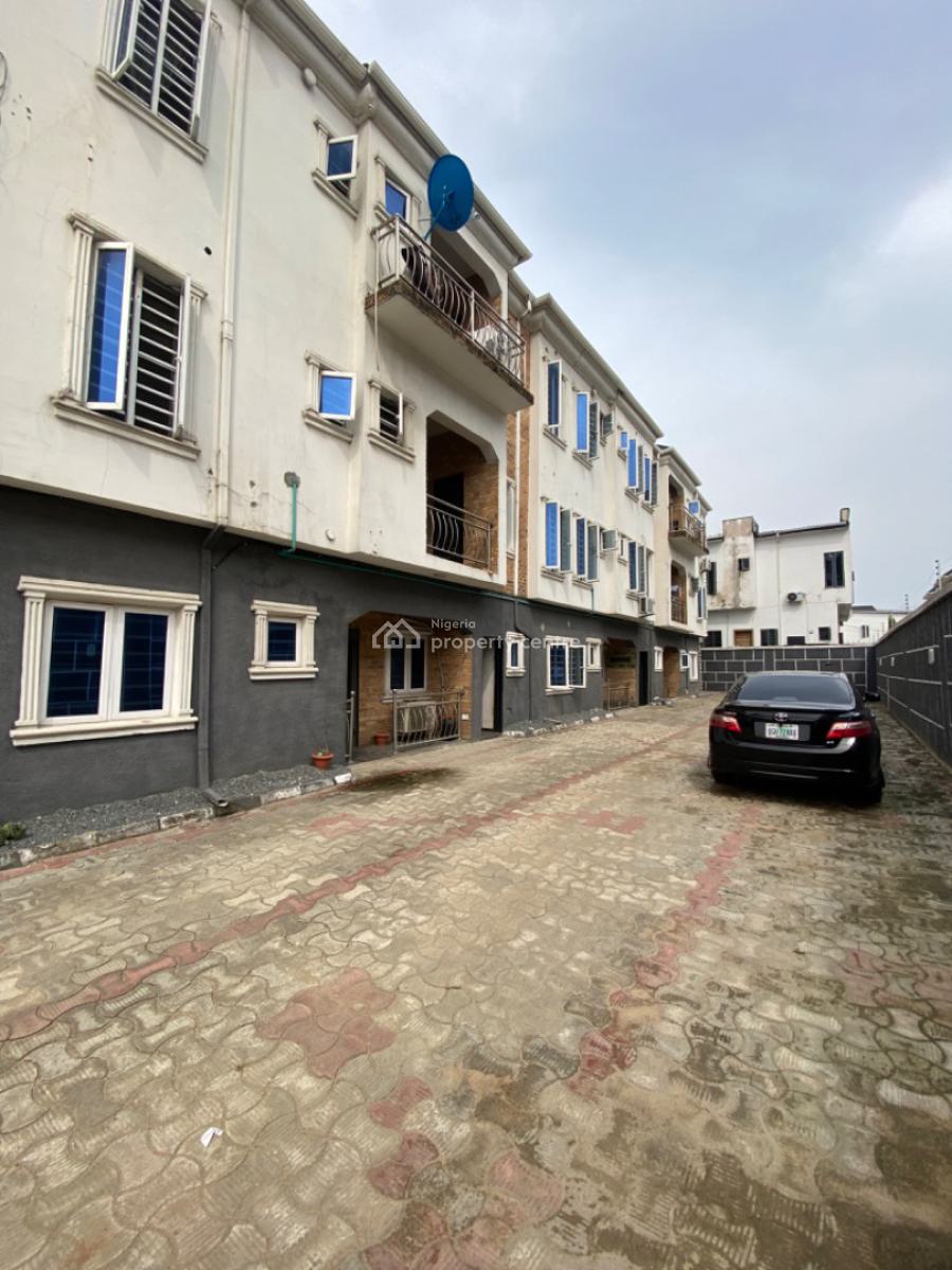 Spacious 3 Bedrooms Apartments Upstairs, Eleganza, Orchid, Lekki Phase 2, Lekki, Lagos, Flat / Apartment for Rent