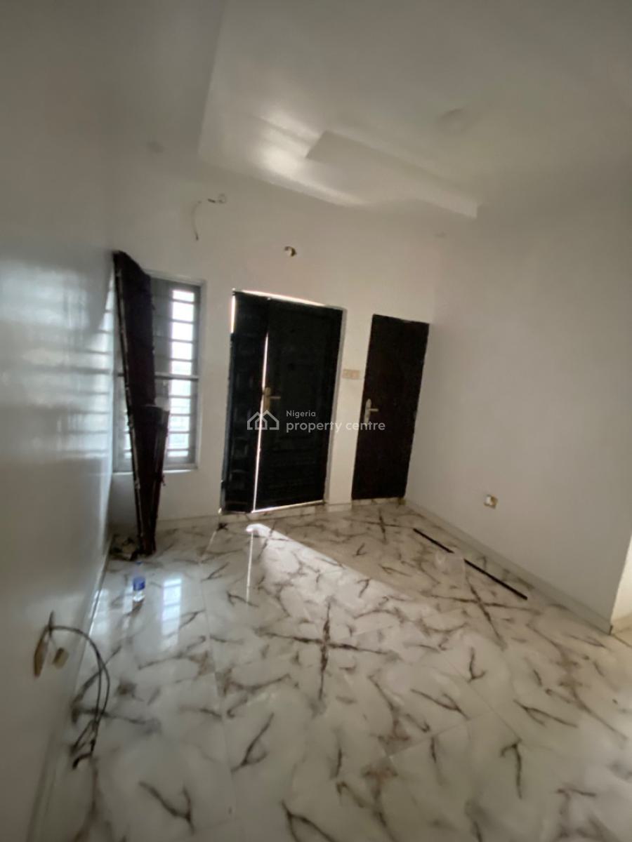 Spacious 3 Bedrooms Apartments Upstairs, Eleganza, Orchid, Lekki Phase 2, Lekki, Lagos, Flat / Apartment for Rent