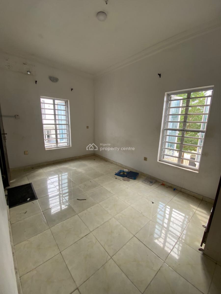 Spacious 3 Bedrooms Apartments Upstairs, Eleganza, Orchid, Lekki Phase 2, Lekki, Lagos, Flat / Apartment for Rent