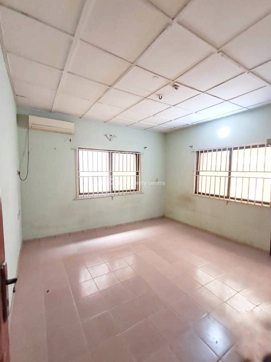 Luxury 3 Bedroom Flat, Gra Phase 2, Magodo, Lagos, Flat / Apartment for Rent