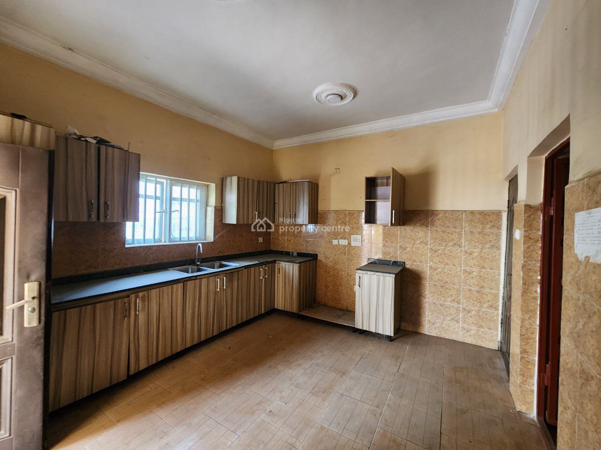 Exquisite, Spacious and Well Located 3 Bedroom Apartment at Dawaki Est, Dawaki, Gwarinpa, Abuja, Flat / Apartment for Sale
