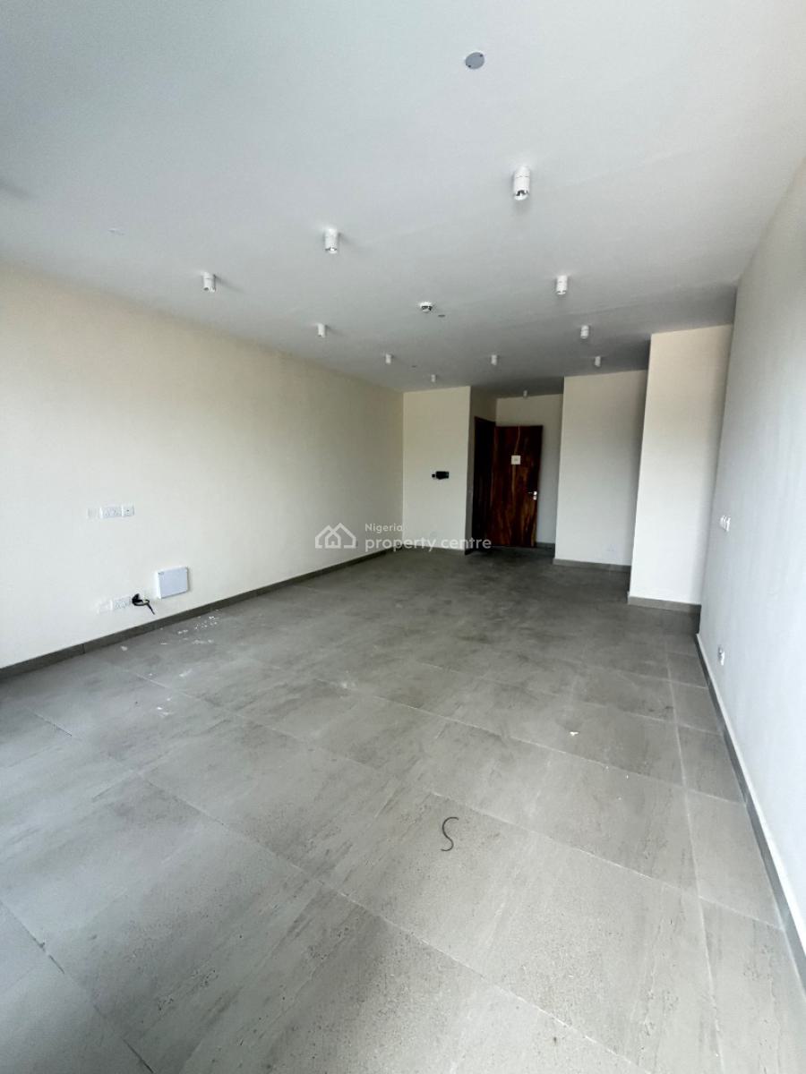 Spacious 3bedroom Flat with Bq and Pool, Lekki Phase 1, Lekki, Lagos, Flat / Apartment for Rent