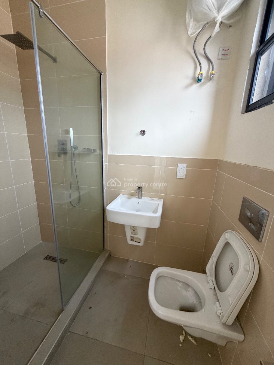Spacious 3bedroom Flat with Bq and Pool, Lekki Phase 1, Lekki, Lagos, Flat / Apartment for Rent