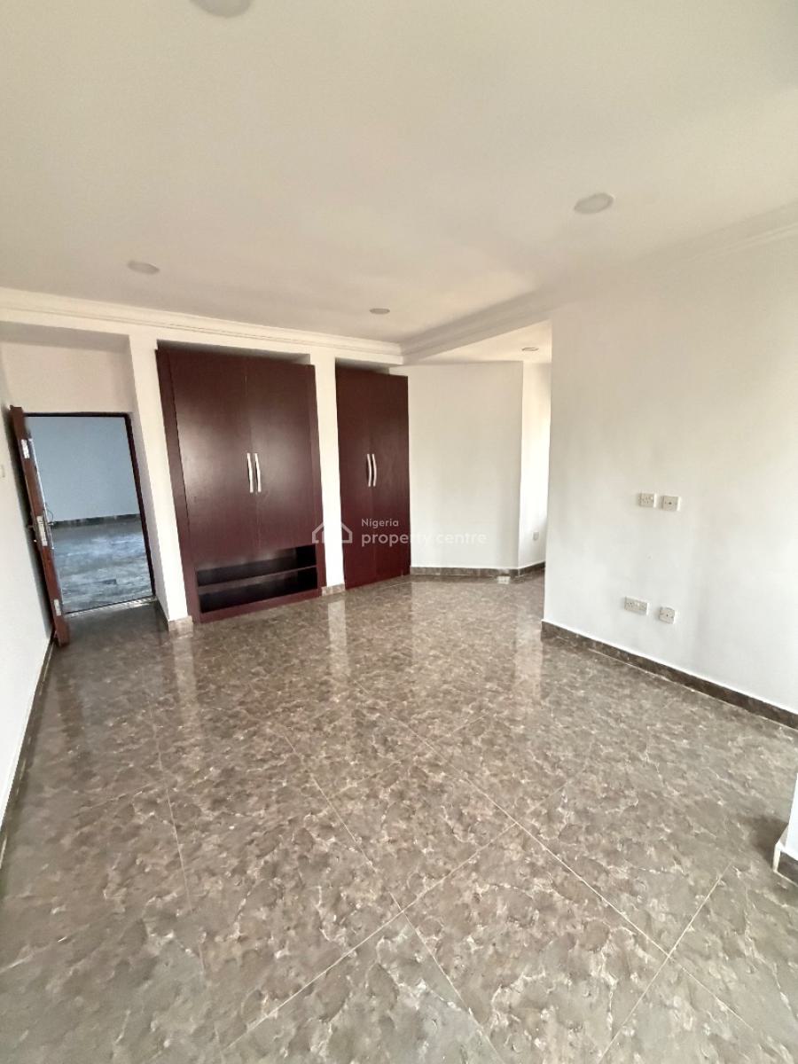 Spacious 3 Bedroom Flat with Bq, Lekki Phase 1, Lekki, Lagos, Flat / Apartment for Rent