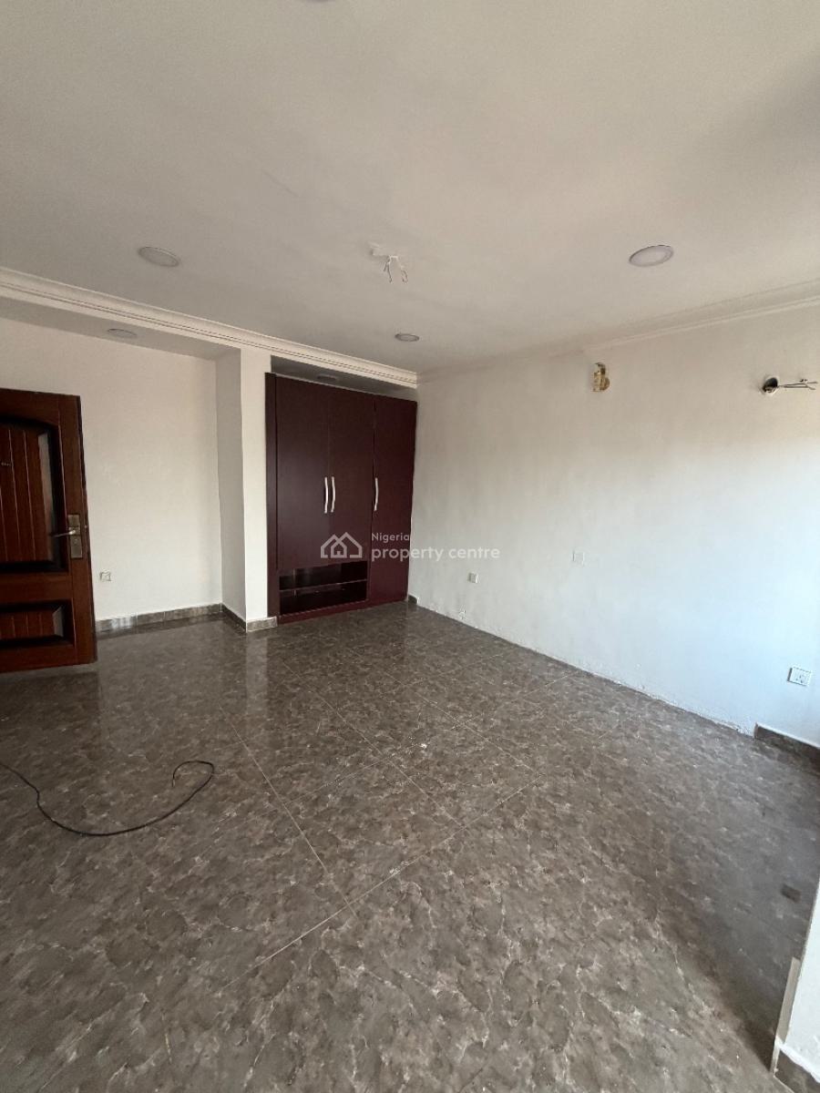 Spacious 3 Bedroom Flat with Bq, Lekki Phase 1, Lekki, Lagos, Flat / Apartment for Rent