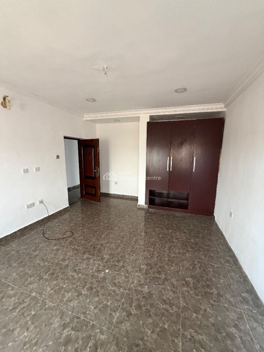 Spacious 3 Bedroom Flat with Bq, Lekki Phase 1, Lekki, Lagos, Flat / Apartment for Rent