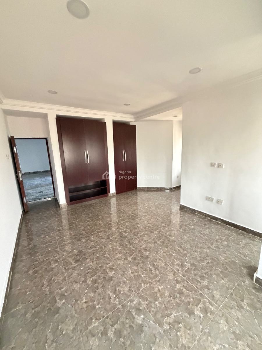 Spacious 3 Bedroom Flat with Bq, Lekki Phase 1, Lekki, Lagos, Flat / Apartment for Rent