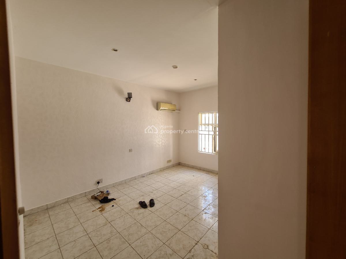 a Fully Serviced 4 Bedroom  Semi-detached  Duplex with a Room Bq, Lekki Phase 1, Lekki, Lagos, Semi-detached Duplex for Rent
