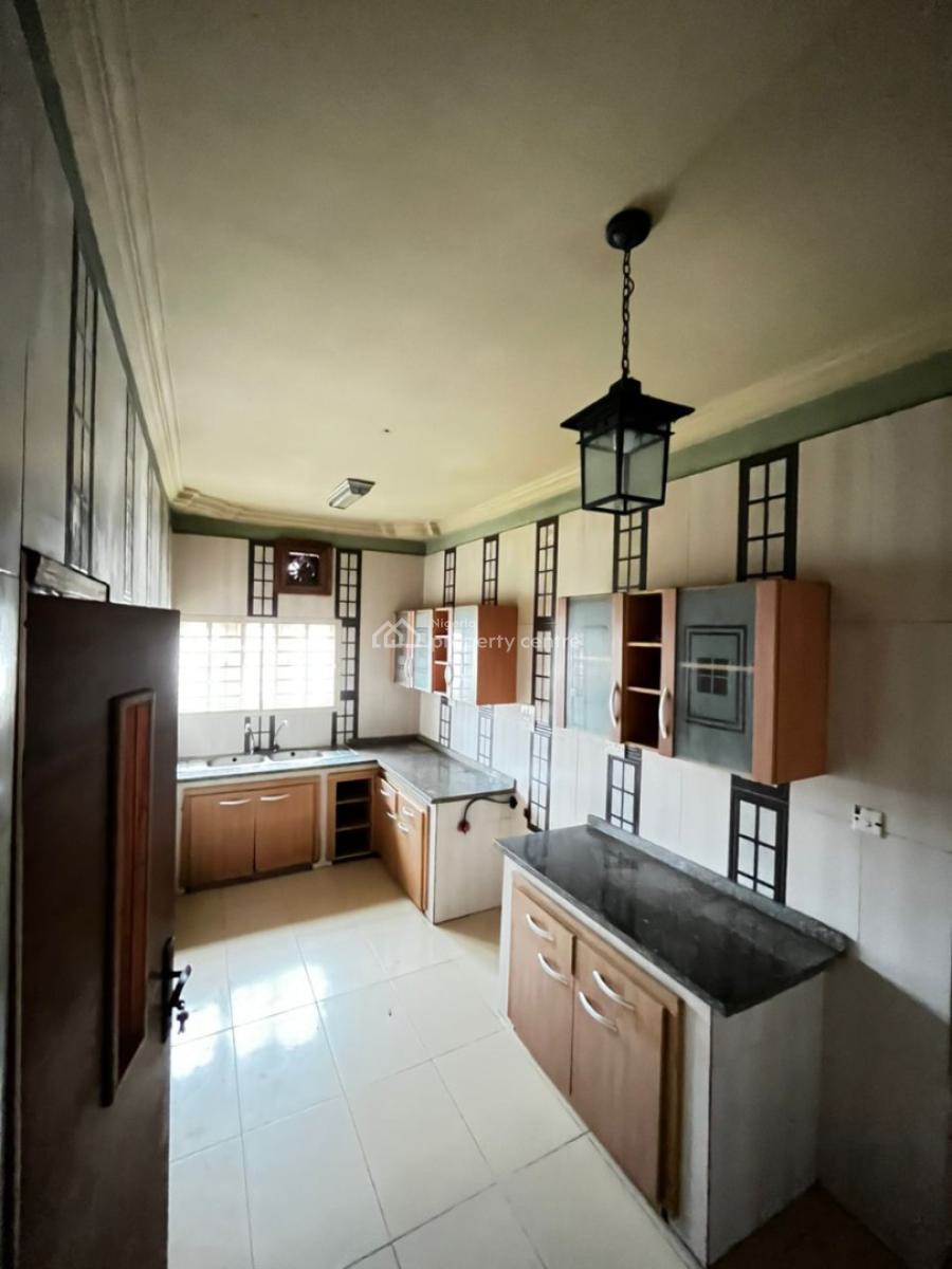 Luxury 3 Bedroom Flat (upstairs), Gra Phase 1, Magodo, Lagos, Flat / Apartment for Rent