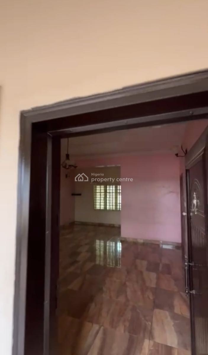 Luxury 3 Bedroom Flat (upstairs), Gra Phase 1, Magodo, Lagos, Flat / Apartment for Rent