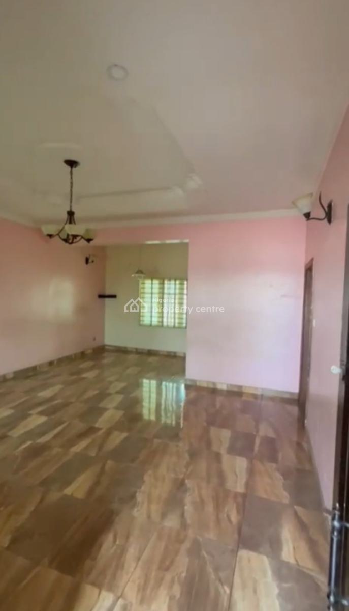 Luxury 3 Bedroom Flat (upstairs), Gra Phase 1, Magodo, Lagos, Flat / Apartment for Rent